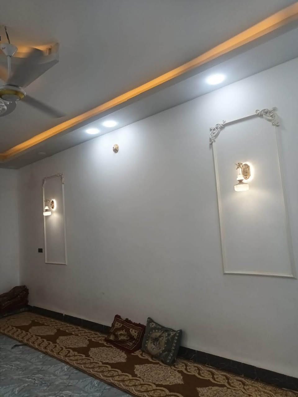 (دار  200م للبيع )

📍النجف الاشرف -حي النداء 
📍موقع مميز جداً ثالث بيت عن شارع قمبر التبليط 
📌طابق واحد درجة اولى 
📌صب كونكريت طابوق جمهوري  
📌جاهز للسكن 
📌سند طابو صرف 
📌السعر (١٣٣مليون مع المجال ) 

للأستفسار : 
***********

   مكتب الأمان للوساطة العقارية
