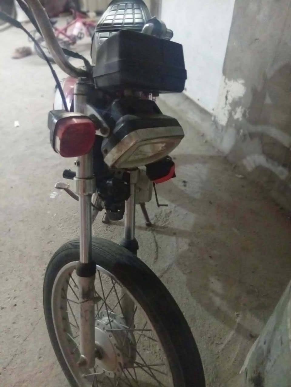 سلام عليكم دراجه لبيع  موديل 20 كله بلاد بس شويه عوزه ترتيب السعر ٥٠٠ وبيه مجال لطيبين  والشراي ينتصل***********
