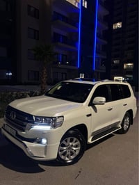 لاندكروزر GXR • ٢٠١٦ • ١٦٧٠٠٠ كم