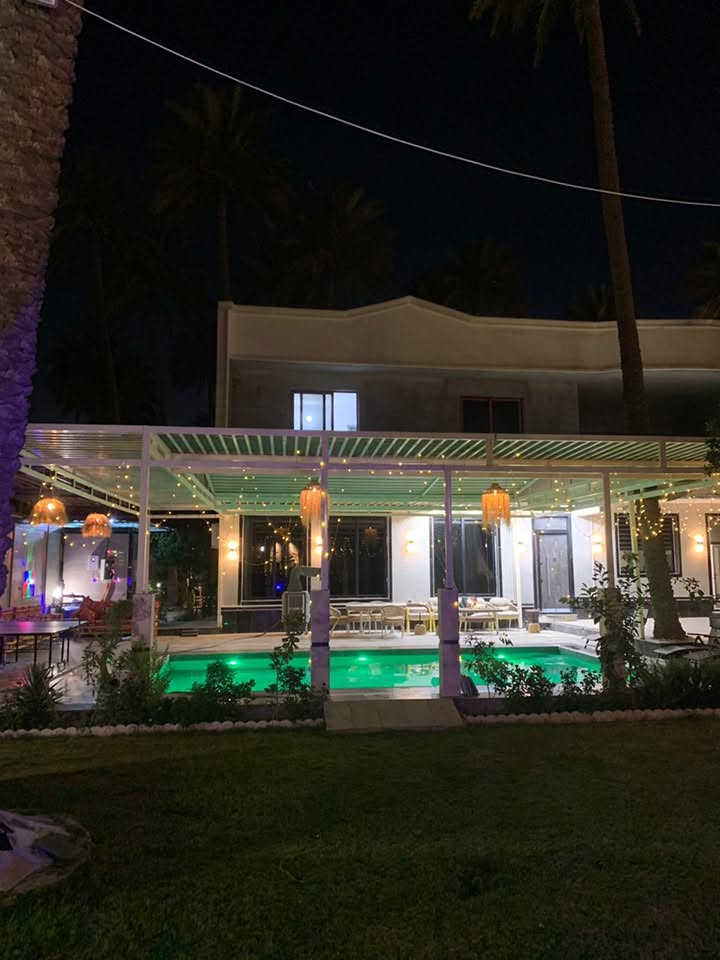 متوفر حجز في مزرعة ليلى في الدورة البعيثة 
🌴 مَـزرعة ليلى 
🏡 موصفات المزرعة :
غرفة نوم كبيرة 
متوفر سستم صوت 
صالتين واسعة جدًا
مطبخ متكامل 
حمامات 
حديقة كبيرة وجلسات خارجية 
مسبح للكبار 
العاب ومساحات ترفيهية 
باربكيو كامل مع جميع المستلزمات 

📍عنوان المزرعة , بغداد | البعيثة 
اجواء نظيفة , خصوصية تامة , واسعار مناسبة ✨
*********** 📞
