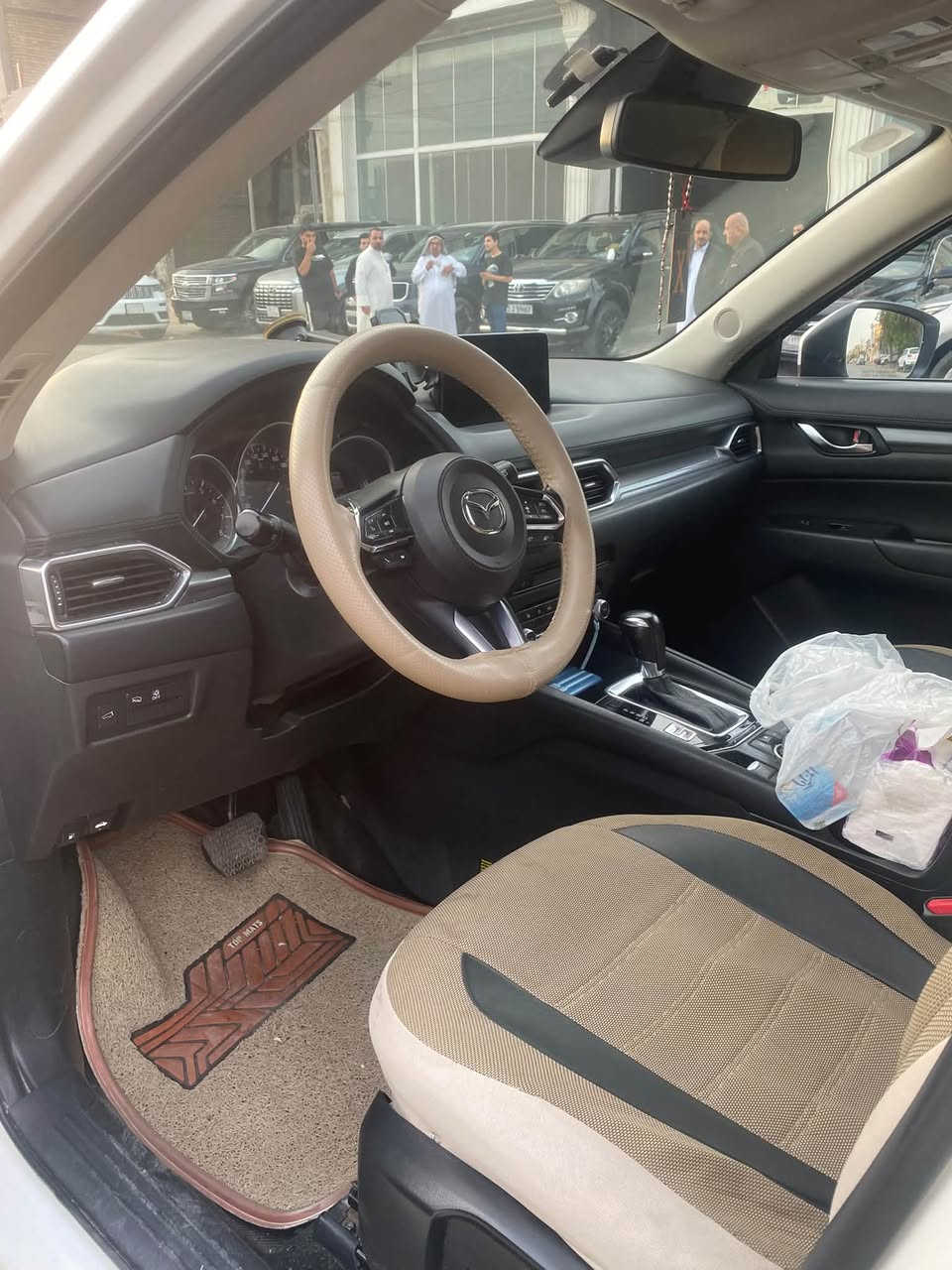 سلام عليكم للبيع مازدا 2021 حادثه ربع البنيد وربع الجاملغ فوللل مواصفات سياره حلوه وجديده واستخدام شخصي السياره مامتعوبه مكاني نجف الاشرف السعر مناسب كلش للاستفسار ***********
