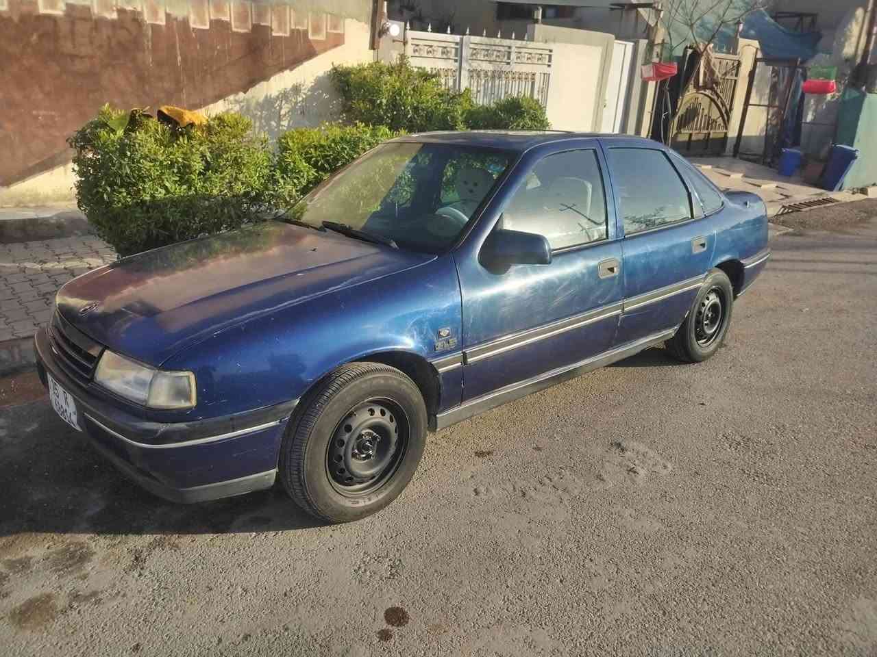 اوبل فكترا موديل1992
كير عادي محرك 20 شرط لا صرف ولا بخار 
دفتر بانزين بي
رقم كركوك جديد لحد 2030
صدر اربع تايرات بشرط 
سعر  38$ ييه مجال 
اي استفسار ***********
