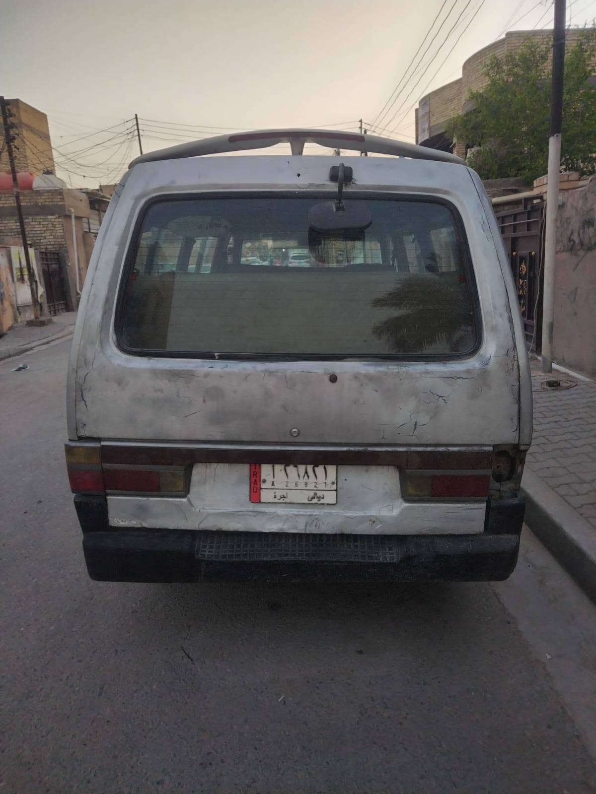 السلام عليكم كيا بستا رقم ديالى موديل ٩٣ مكينة جديدة الكير  بس الثالث ميجي ٢٧ وبيهة مجال ***********
