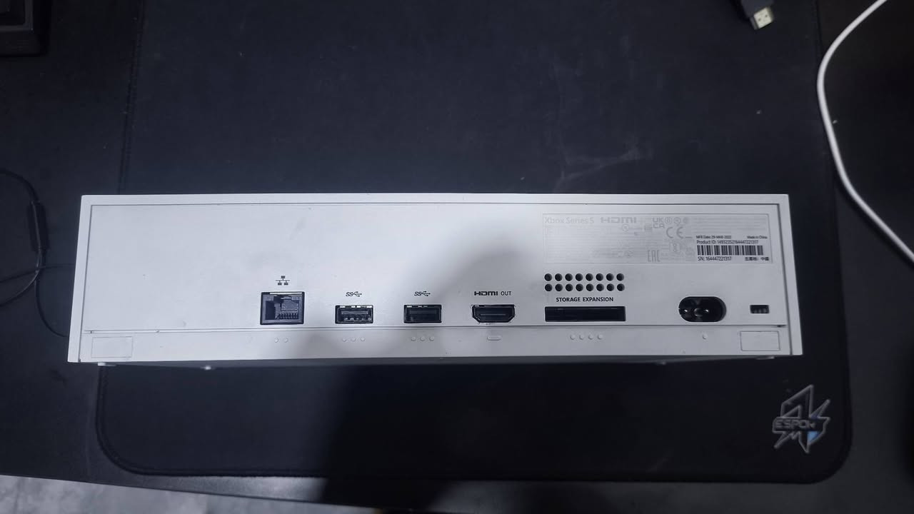سلام عليكم
Xbox series s 512 g
جوستك ثنين سليمات مابيهن خلل
الجهاز نضيف نضافتة فول مثل مموضح بالصورة كارتونة غراضة كاملة 
مع كيمباس شهرين 
يوجد توصيل لجميع محافظات العراق 
السعر 450 الف شامل التوصيل 
خاص ***********
