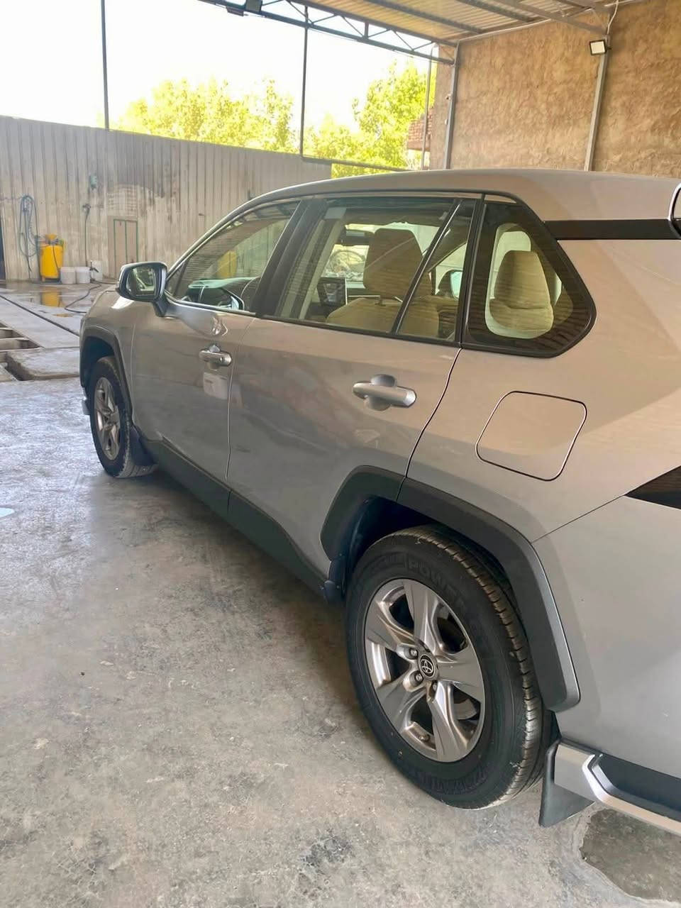 السلام عليكم RAV4 موديل 22 رقم اربيل باسمي مكفوله من الصبغ والبارد فقط الدعاميه الاماميه صبغ خليجي ماشيه 160 مكان بغداد  ت ***********
