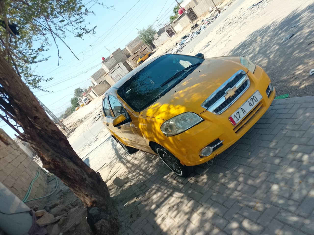 السلام عليكم افيو سياره جاهزه مكينه وكيروضفيره جدد منضومت تبريد جديده. صدر مامي وخلفي جديد مبدله كله سياره متعوب عليه مكينه مسكر 1600 كير عادي ما بيه ضربه ابد بيع هل موجود بسمي السياره وسنويه جديده ورقم ميز مثنى مصفره   هيئه وغرامات تحويل ثاني يوم مشروع وطني  سعره 40وبيه مجال مكان السياره الدوانيه حي العسكري رقم الهاتف ***********
