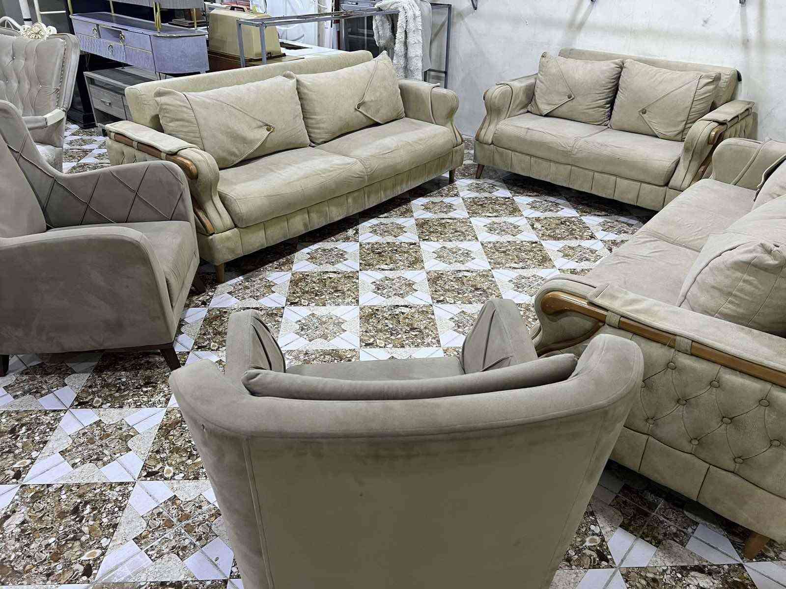 كنب • صوفا • بدون تفاصيل