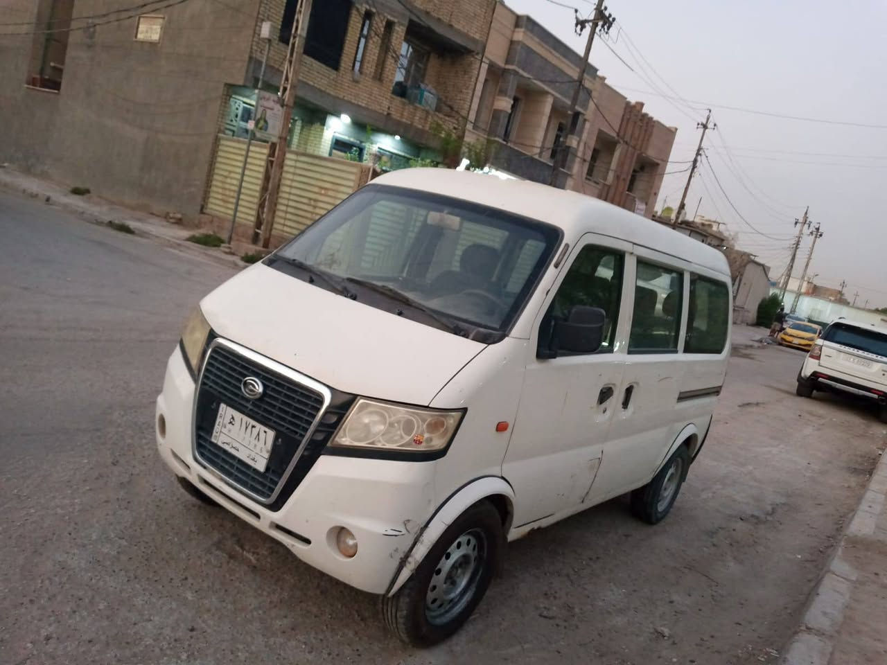 كنو ٢٠١٢ للبيع محرك وكير حاويه جدد  سياره بدون صبغ مكاني بغداد الدورة السعر 28 هاتف ***********
