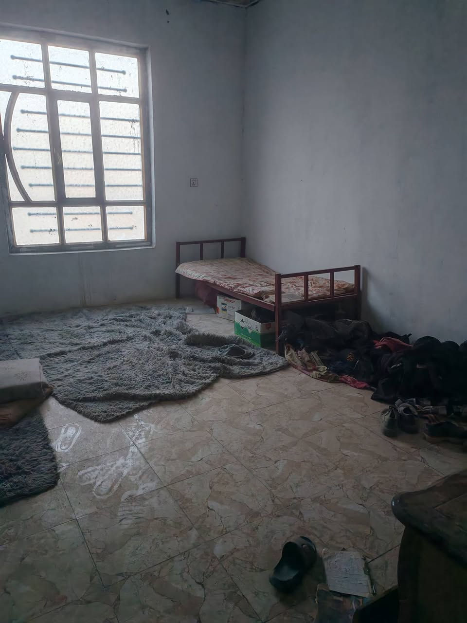 بيت مساحته 100مربع ركن عالي
يتكون من كلدور وصاله ومطبخ مع مجمع صحيات كامل وطارمه
وفوك غرفتين سقف مالتهم سندويج
العنوان نزله سعد بيجو طريق الزوار خدمات كامله تبعد عن جسر سيف سعد
100متر
طابو زراعي سند25

مكتب وعقارات الوارث
***********
