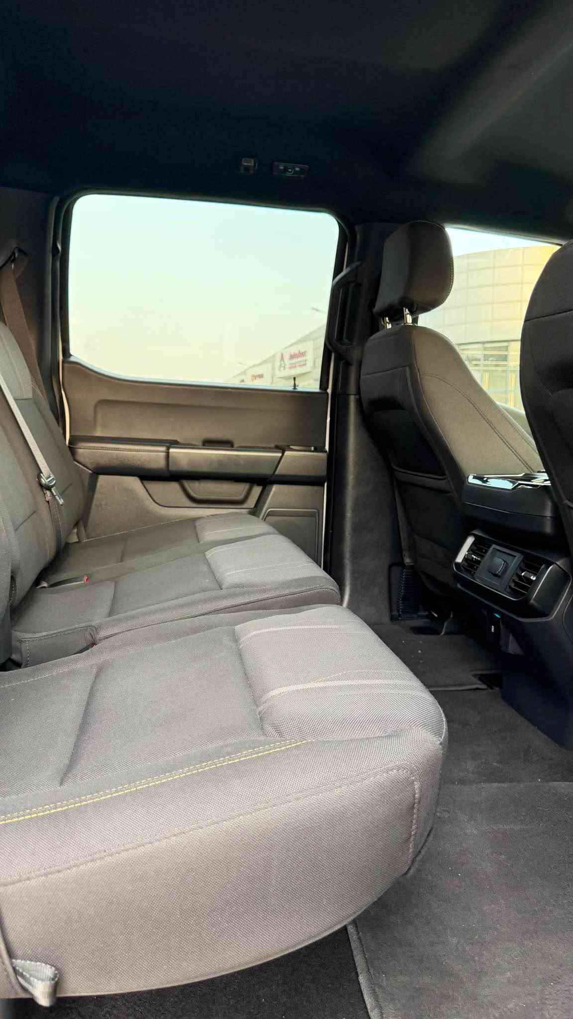 F-150 STX • ٢٠٢٥ • ٦٠٠٠ مايل