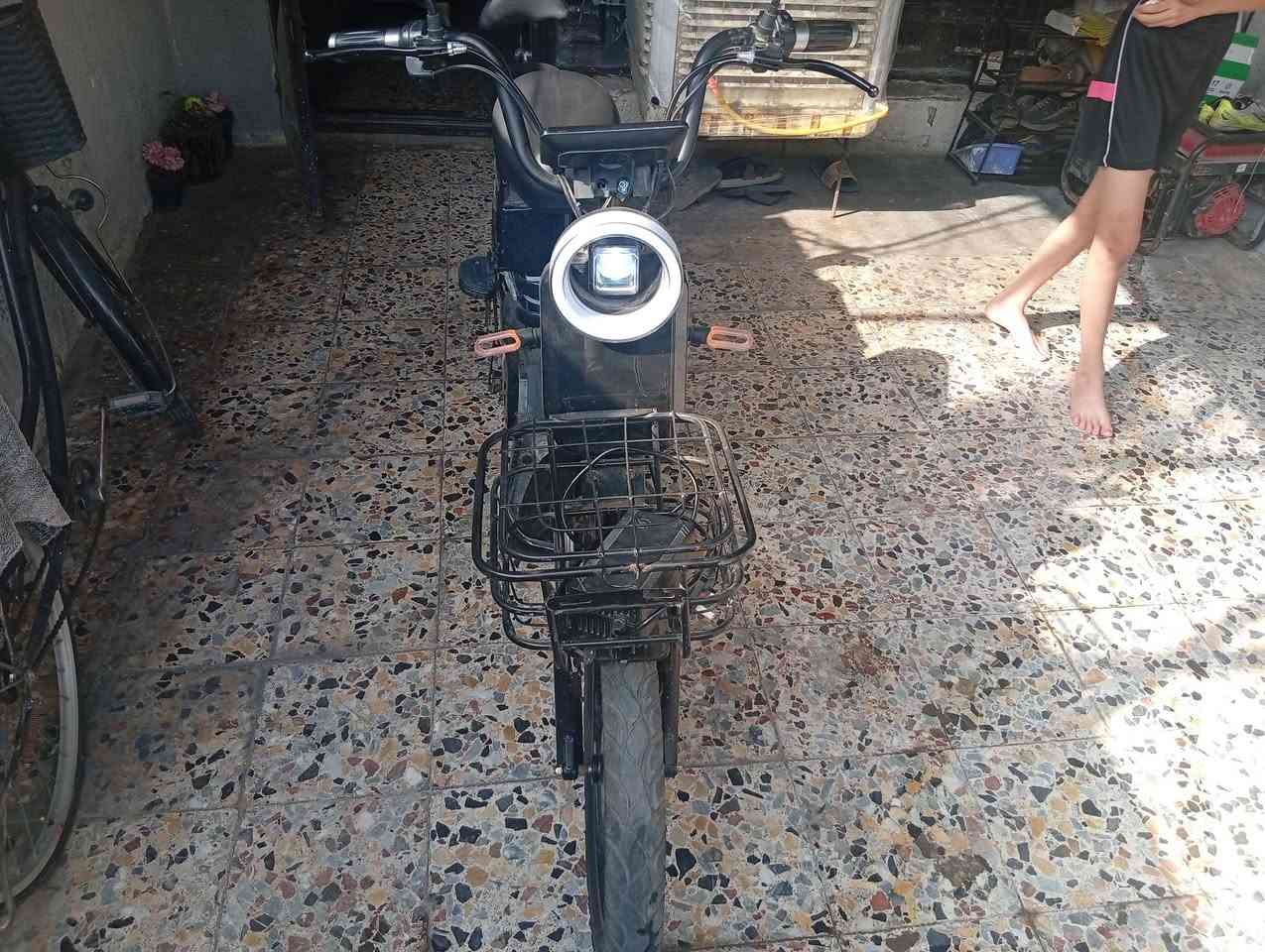 دراجة شحن • بطاريات جديدة • الشعب