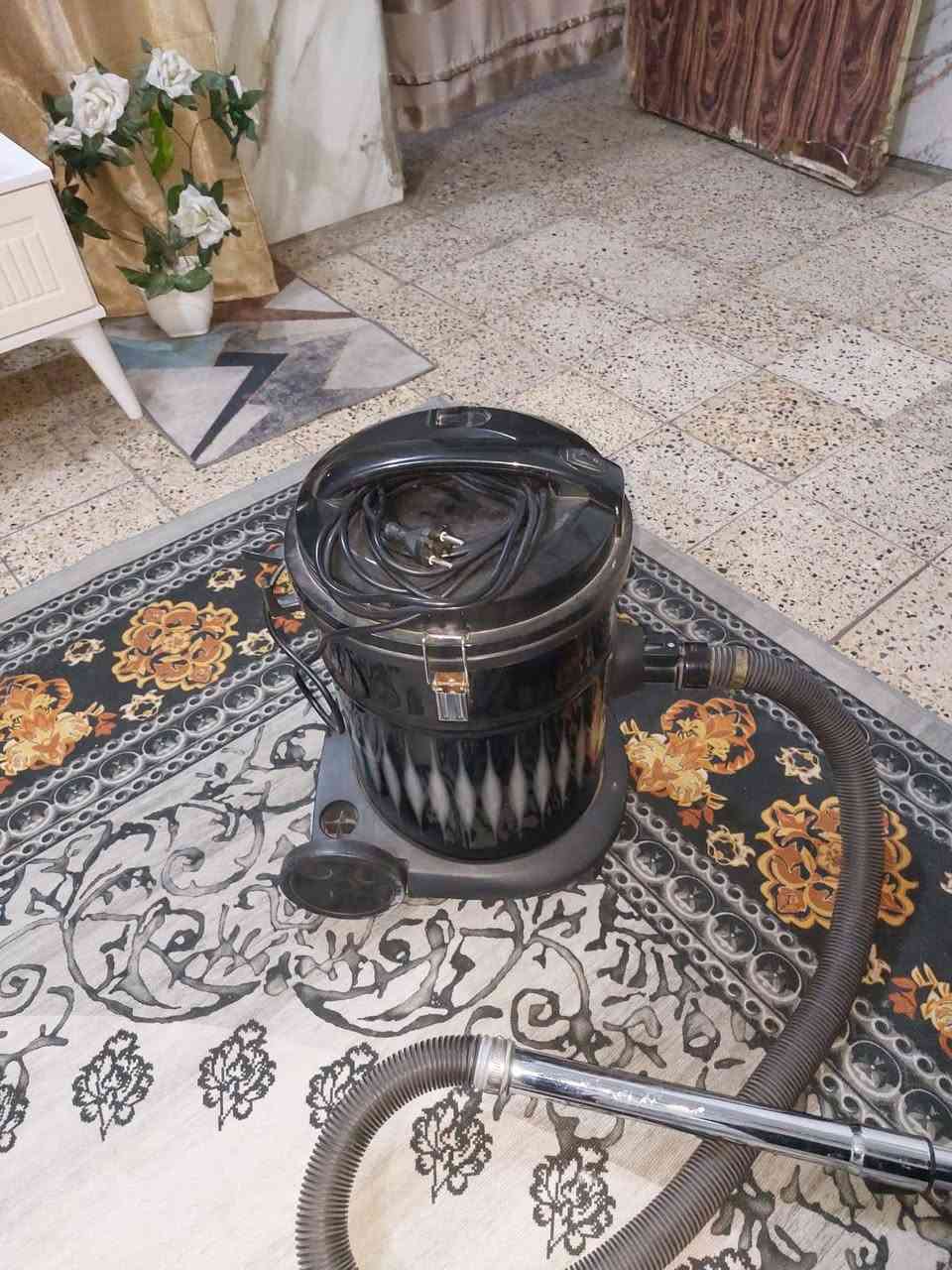 مكنسات العدد 2 للبيع شغالات على فحص جديدة بعدين العنوان الماجديه سعره خاص واتصل على الرقم ***********
