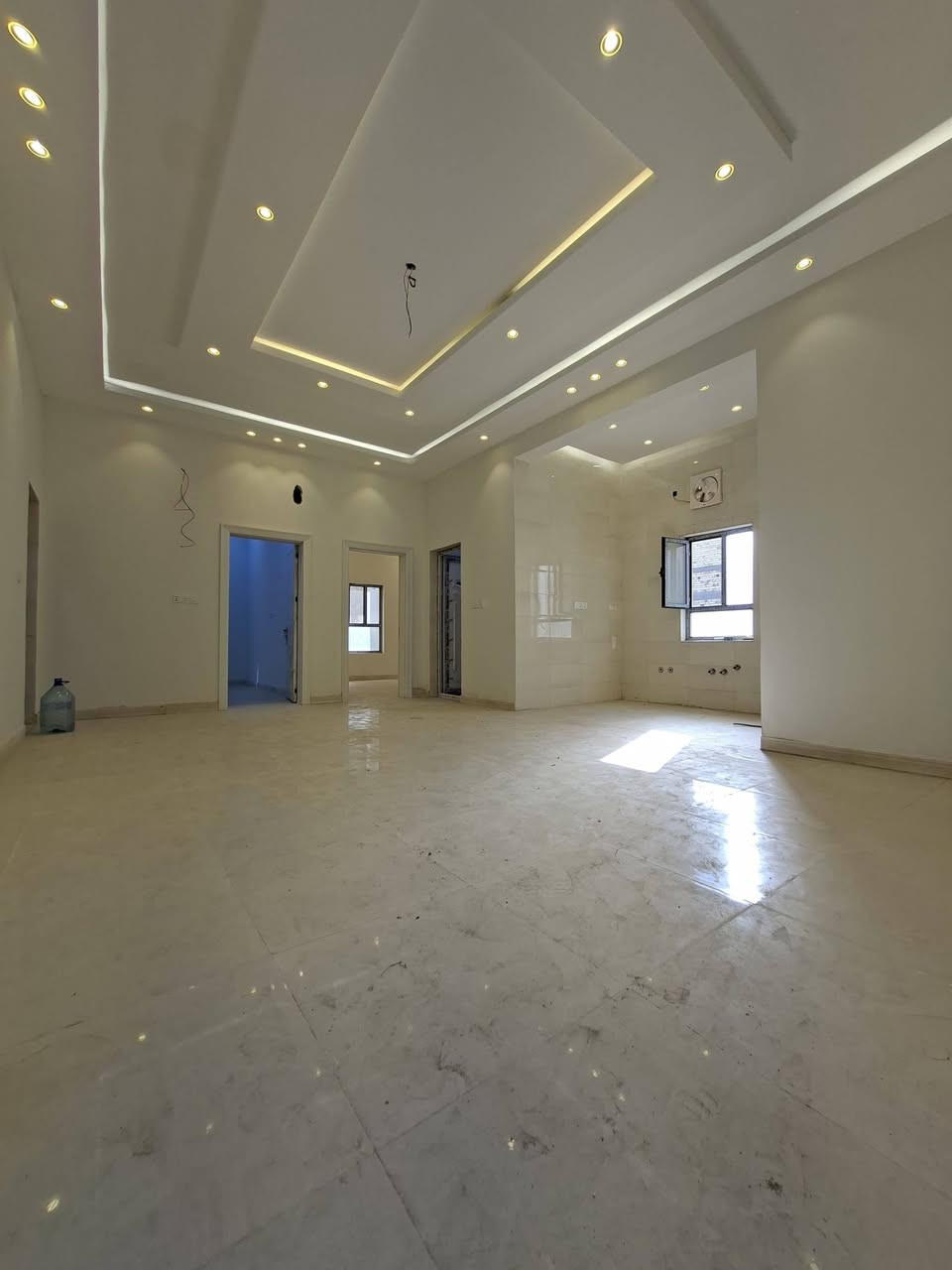 شارع مهيجران • غرفتين كبار • حمامين
