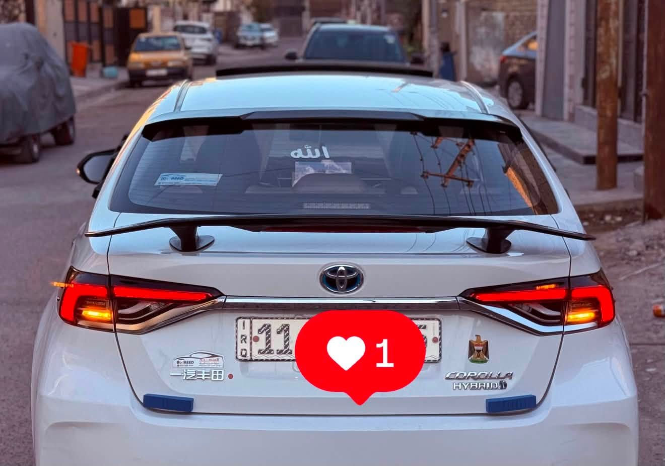 كورلا  هايبرد ٢٠٢٣  شكل خليجي مواصفات 
جديده كلش بحالة الوكالة مكفولة من الصبغ والضربه مصروف عليها كماليات سبايدر اصلي ويل كب رياضي 
عازل جام حراري اصلي 
مواصفات 
🔹فتحة 
🔹كشنات جلد احمر 
🔹دخول ذكي بدون مفتاح 
🔹بصمة ابواب 
🔹اشاير بل مري 
🔹لايت زينون 
🔹ماطور لايت (يصعد وينزل )
🔹اوتو لايت عالي
🔹اوتو هولد 
🔹سايد بريك بصمة ذكي 
🔹وضعيات قيادة 
🔹دركة خياط 
🔹لد نهاري + اشارة لد 
🔹تبريد ❄️ ثلج  قطعتين 
🔹شاشة كار بلي بلوتوث 
‎🔹قيادة ذاتية +رادار 
🔹تحذير عند خروج عند مسار +بريك ذاتزي عند حاجة 
🔹منافذ طاقة امامية وخلفية 
🔹ويل كب 
السعر ١٤٤ وبيه مجال قليل 
مكاني بغداد حي الاعلام
***********

