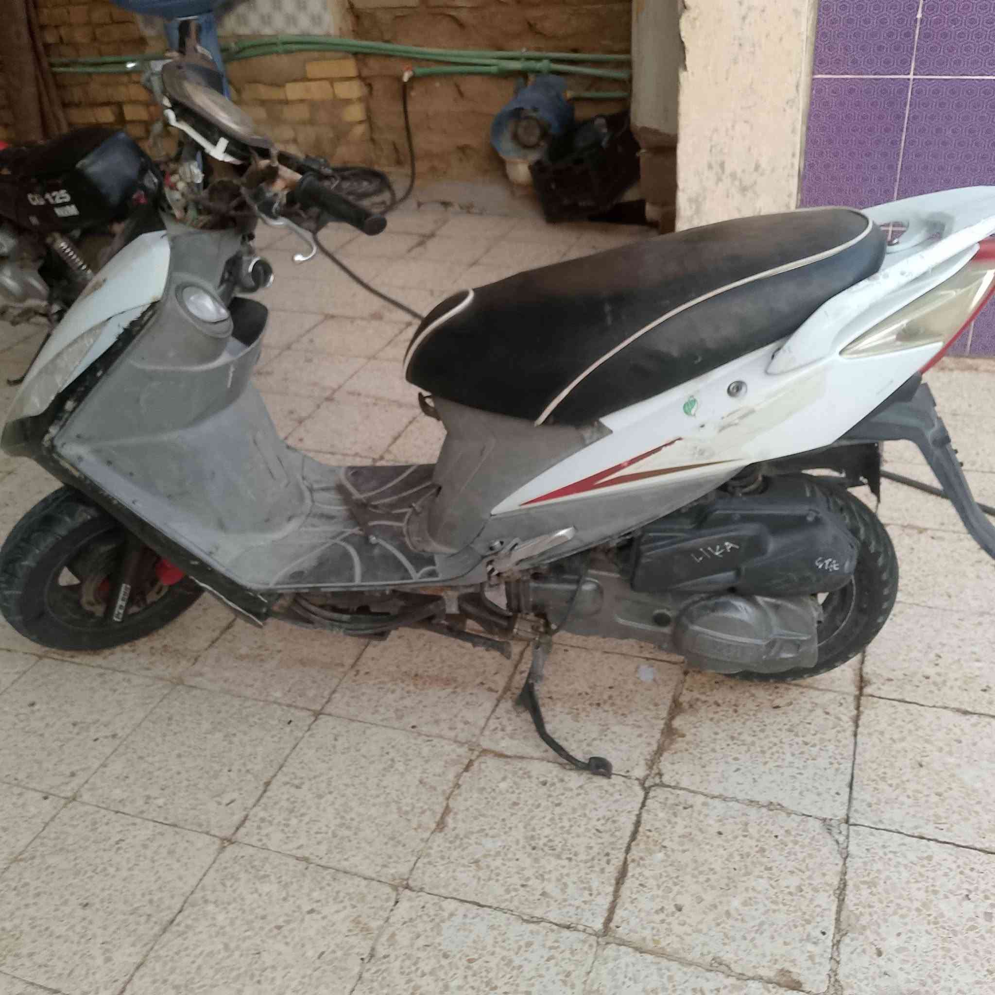 السلام عليكم دراجه ياباني بس اتدخن
المكان كوت زويرجات السعر 225قفل***********

