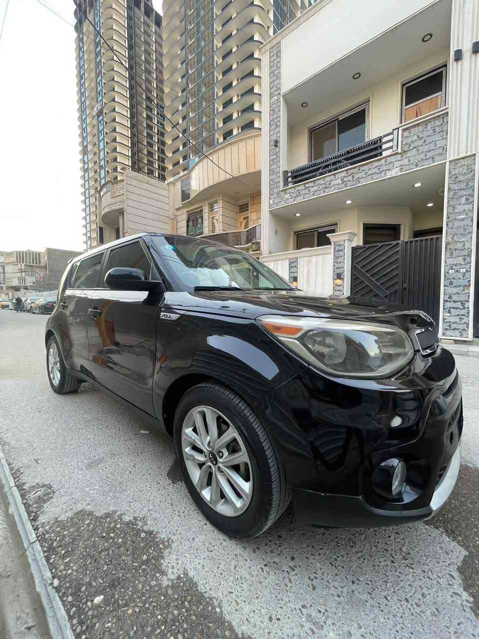 السلام عليكم كيه صول موديل 2017  كير مكينه مكفوله حجم المحرك 2000  رقم بغداد السياره امريكي بيه خمس قطع صبغ بدون ضرر مكان السياره البيجيه رقم *********** سعر السياره شده 100
