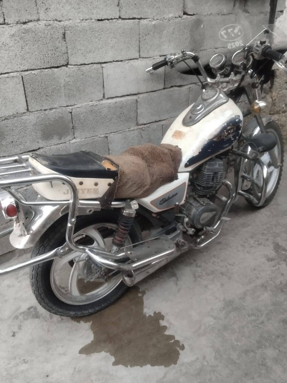 سلام عليكم درجه نضيف مابي شي اورق كامل العنوان بغداد شرط الرابعه بياع السعر 350 الشراء الرقم ***********  بي واتساب
