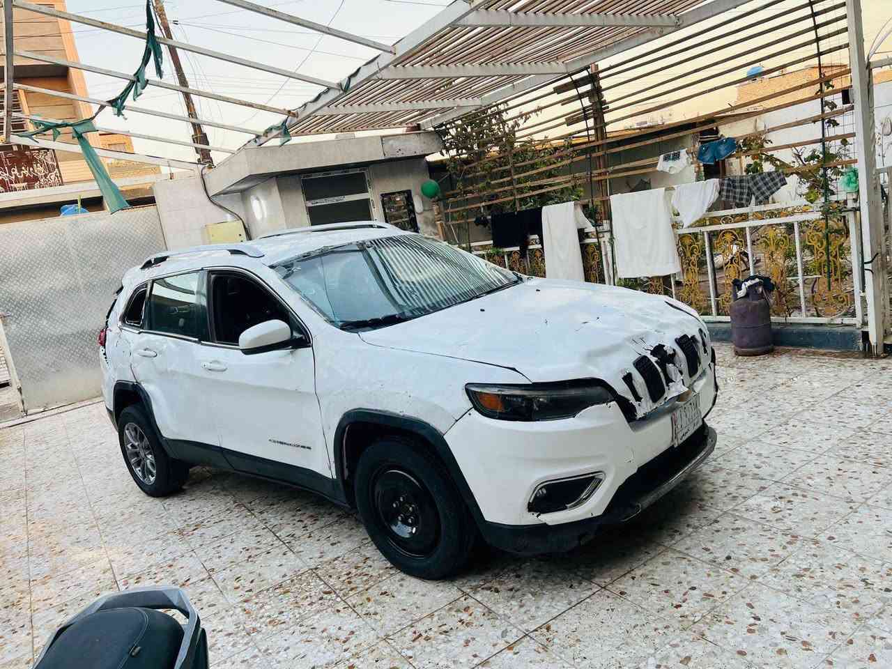سلام عليكم للبيع جيب بزون موديل 2019 رقم ذي قار اخوان سيارة تعرضت لحادث كلبه ابيع على حادثهه سيارة شغاله وتمشي كير مكينه تبريد خير من الله مكينه 4سلندر تيربو 
سياره بسمي مكاني بغداد   ***********
