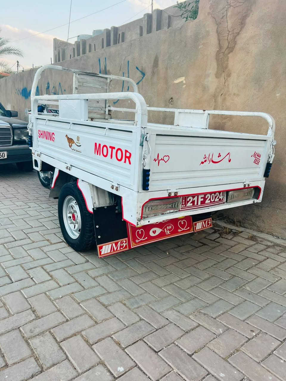 السلام عليكم ستوتة للبيع موديل 2021 أوراق كاملة ستوتة جاهزة من كلشي مكفولة كفالة عامة محرك خير من الله المكان اديالى سراجق لاتصال ***********
