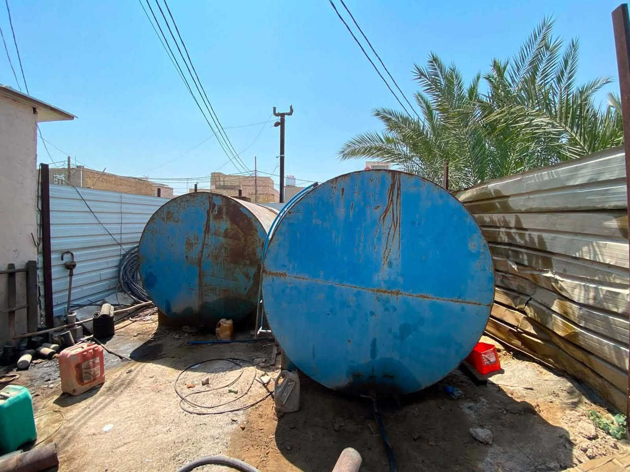 موقع للبيع النجف حي ميلاد 
الحمل 1400 كله كابينات شغل جديد 
بي اربع مكاين افيكو 
حصة الكاز 450 كيفي
تانكيات ابو 30 الف  
الارض ساحة رسمية مال منطقة 
موقع مرتب ربع مذب عليه
***********
