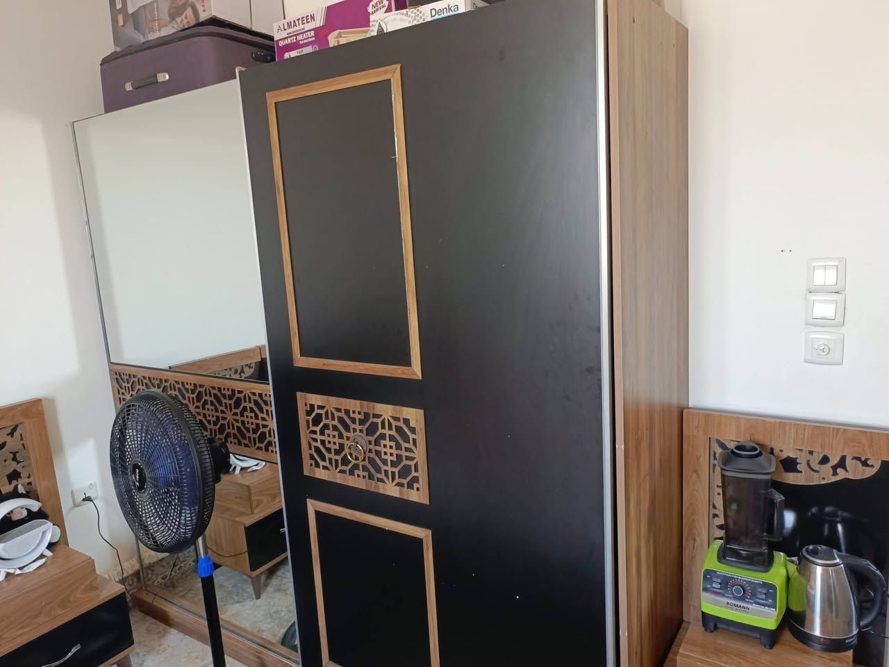غرفة نوم للبيع مع الدوشك ب350 ***********
