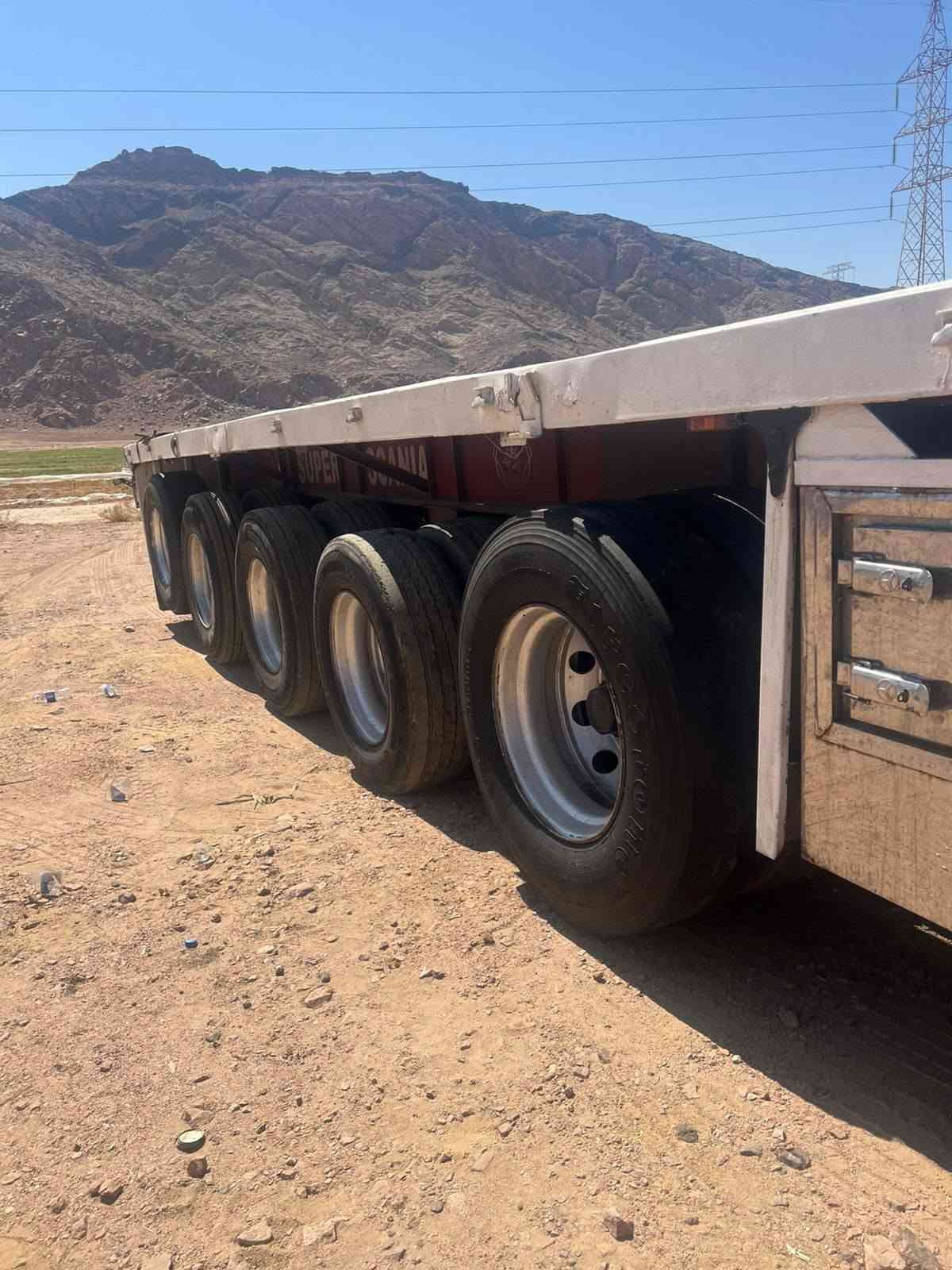 للبيع عربانه المانيه جاهزه للشغل جايه من عمان تخم تاير السعر 75 ورقه‏‪***********‬‏
