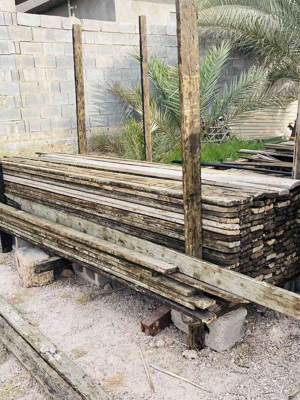 اسلام عليكم
قالب خشب للبيع يدك 400متر 
عدد جكات 375 كلهن حاضن 
عدد 18 مكعبه 
بيه لوح اربعه عدد 8
حمال اربعه متر عدد 1.5
سير ثلاث أمتار اكثر من 3 مكعبات 
لوح ثلاث أمتار عدد 1.5
لوح من 3.20 إلى 3.70 عدد 1 مكعبه
للاستفسار  ***********
