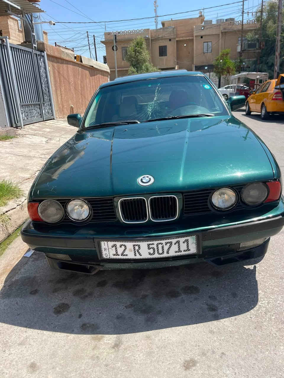 السلام عليكم بي إم دبليو للبيع 525i كبس حادثها الجاملع اليمين كابون ورقي رقم نينوى مسطره السعر 47 او بيها مجال للتواصل ***********
