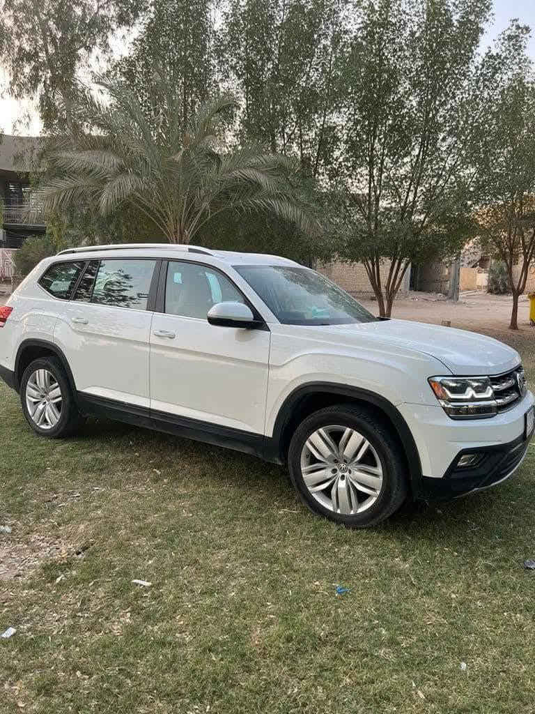 Volkswagen Atlas SE 2019
CLEAN TITLE 
اراوس مع سلفرادو او رام… 
ضرر بسيط بارد بالبابين جهت السايق 
حجم المحرك 6 سلندر
عداد المسافة المشي 50 

المواصفات:
بصمة تشغيل
بصمة أبواب
تشغيل عن بعد (Remote Start)
صندوق شفط كهربائي 
رادار أمامي (تحديد مسار)
رادار جانبي (نقاط عمياء)
رادار خلفي (تحذير من الاصطدام)
تحكم وضعيات القيادة Drive Modes 
تبريد مركزي لمس
كشنات جلد+تدفئة
هاند بريك بصمة
Android Auto 
Apple Car Play 
مانع انزلاق+ABS
شاشة كبيرة لمس
رادار خلفية+ كاميرا 
تحكمات استيرن
اوتو ستارت Auto start 
اوتو ستوب Auto Stop 
وبقية المواصفات المعروفة
الاتصال ***********

كل بانزين عادي حت مكتوب ع قبق البانزين
