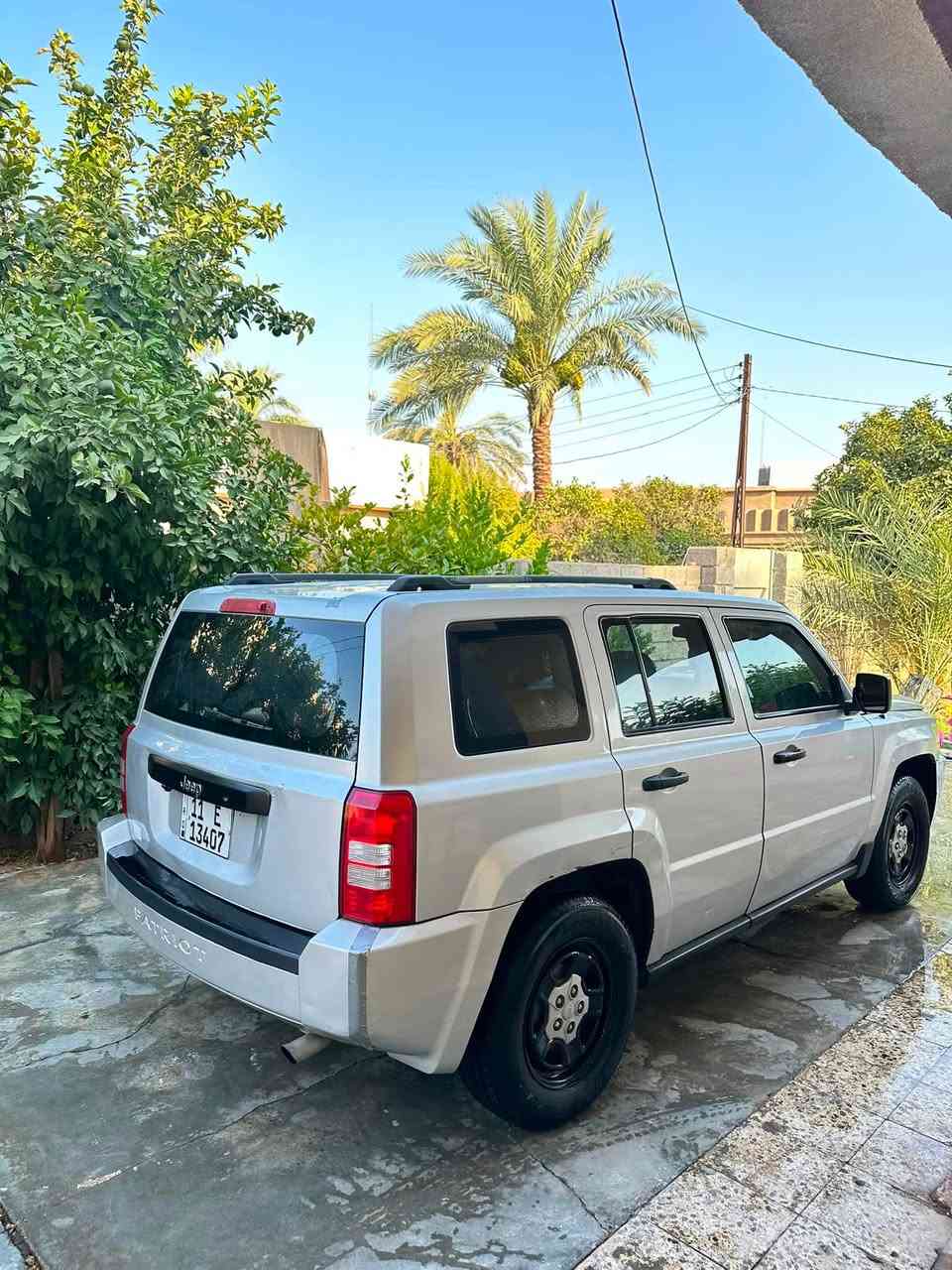 السلام عليكم للبيع
جيب JEEP باتريوت 2008 وارد امريكي 
رقم بغداد مشروع وطني بسمي 
محرك 2400  
كير ومحرك وحدادية وتبريد وكهربائيات وتخم تاير خير كله جديد .
مواصفات المعروفة نص فول 
5 راكب 
والسيارة جاهزة وخير من الله 
بيها مكانات صبغ ابيع حزام بدون حادث وبدون معجون .
السعر (82)وبيها مجال بسيط .
للاتصال والاستفسار ( *********** )

