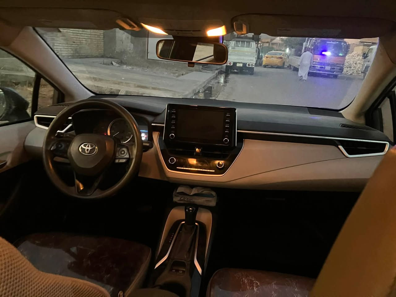 كورلا موديل 2020 رقم بغداد جاملغ وباب صبغ و 3 قطع كلير ابيع حزام كير مكينه مكفولات داخلها ابيض فئة le  للتواصل *********** السعر المطلوب 115 وبيها مجال شي بسيط
