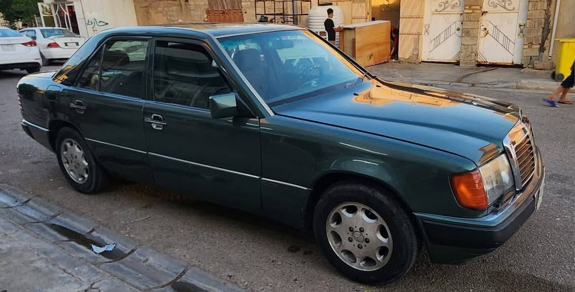 مرسيدس دب • ١٩٩٢ • رقم بغداد