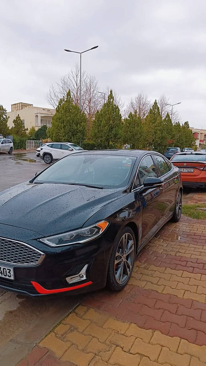 فورد فيوجن 2020 تيتانيوم
2000 توربو حادث السياره جاملغ خلفي جهت اليسره وبيها صبغ نص بنيد صور الحادث مرفوقه السياره بدون يرباك ماشية 55 حقيقي 
مواصفات التيتانيوم معروفه
-ابواب السائق والراكب
الامامي بصمه
-تشغيل عن بعد
-اشاير بالمري
-حساس نقطه عمياء بالمري
الجانبيه
-مرايه الخلفيه تعتيم تلقائي
"اوتودم "
-رادار للتحذير امامي
-قياده شبه ذاتيه متابعه
خطوط الشارع
-كاميرا خلفيه دواره
-حساسات خلفيه
-داخل جلد اسود
-مقاعد اماميه كهربائيه

-تدفئه وتبريد مقاعد اماميه
-تدفئه ستيرن
-زجاج السياره ٤ اوتو صعود
زجاج السياره +السلايد روف غلق وفتح من بصمه السياره
-رمز من لفتح السياره
-نظام سماعات سوني 12
سماعه السياره بسمي تحويل مباشر السعر ١٣٥ وبيها مجال شي بصيط مكان السياره أربيل رقم تلفون ***********
