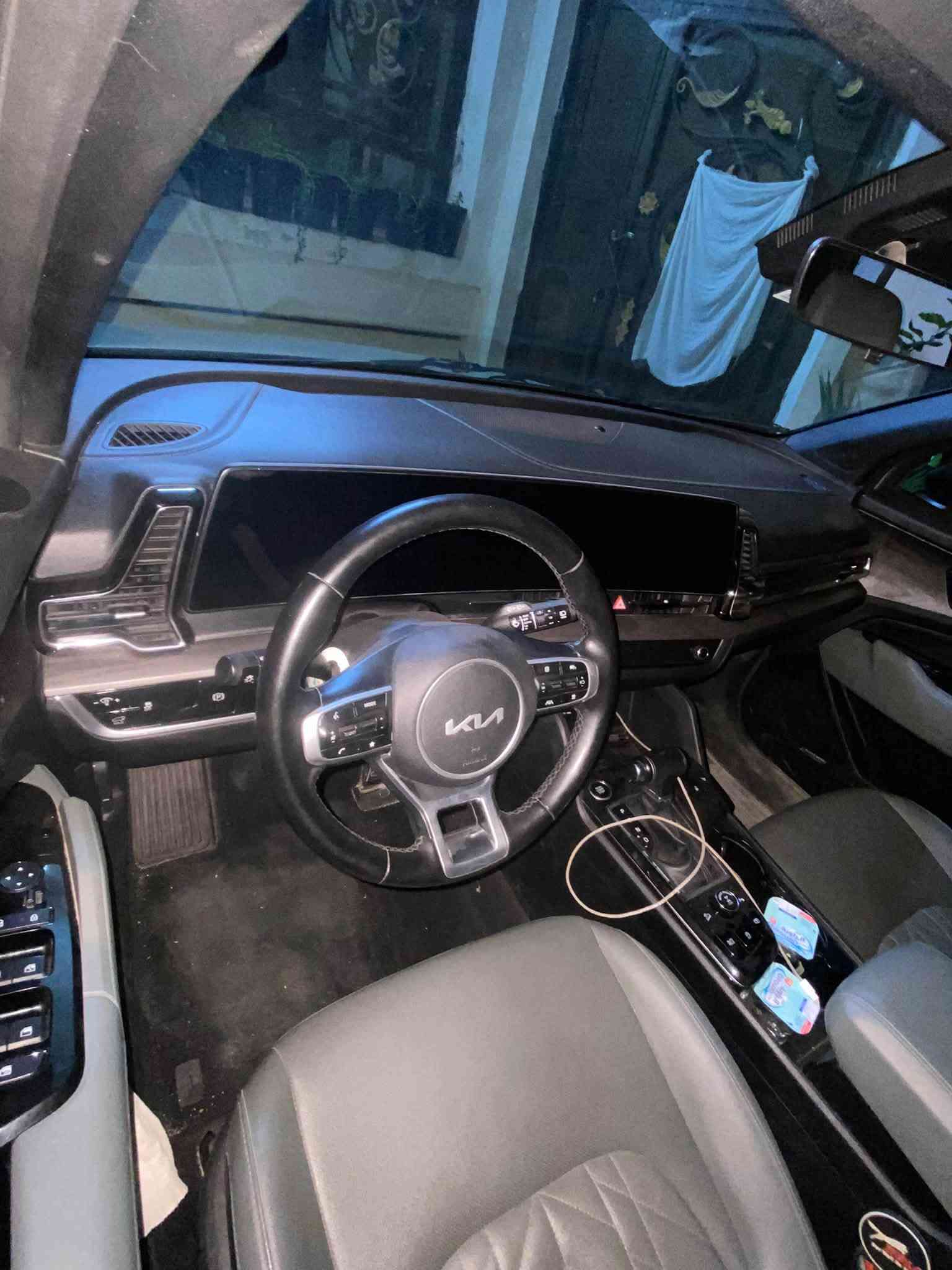 :

🚘 للبيع كيا سبورتاج أمريكي 2023 – فول مواصفات 🔥

✨ الموديل: كيا سبورتاج 2023 محرك 2400 جئ دي اي  بانزين عادي اومحسن تشتغل عادي بدون دوانز مساقا 
🇺🇸 المصدر: وارد أمريكي
⭐ الفئة: فول مواصفات
📅 سنة الصنع: 2023
🛠️ الحالة: نظيفة جداً
❄️ تكييف قطعتين
📺 شاشة ومواصفات تكنولوجية شاشه كبيره فتحة سقف بانوراما باب الجنطه بصمه
📷 كاميرات وحساسات
🔑 تشغيل بصمة / دخول ذكي تشغيل عن بعد
⚡ مواصفات كاملة حسب الفئة

السيارة جاهزة للاستخدام، وتفاصيل الفحص والحادث جاملغ الخلفي موضحة للمشتري بكل شفافية.

💰 السعر: [السعر  دفترين وخمس مائة ] وبيها مجال
📍 الموقع: [المحموديه ]
📞 للاستفسار: [رقم الهاتف ***********
