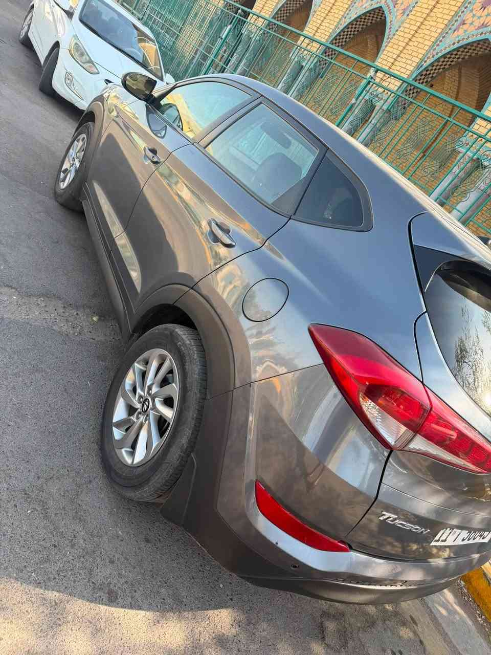 سلام عليكم توسان 2018 جديده وارد امريكي حادثه كلش خفيف بين الباب الخلفي والجاملخ كلش خفيف السياره برغي ممفتوح بيه بسمنه مال مره ماشيه60الف حقيقي خير من الله تحويل مباشر السعر135قفل العنوان الاعظميه***********
