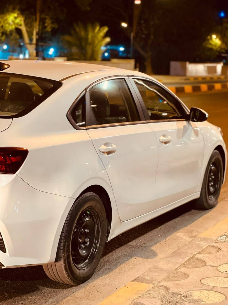 السلام عليكم
كيا فورتي  موديل 2024 وارد امريكي 

رقم بغداد تحويل مباشر

 • المحرك: 2000 دوش

 • شاشه تدعم الكاربلي والاندرويد اوتو 

 كاميرا خلفية

 • تحكمات ستيرن

 • السيارة نظيفة جداً وجديدة بمعنى الكلمة بدون اي نقص

ماشية 48 الف 

حادث السياره دعاميه اماميه + بدنه وراديتر بدون لغد بدون شاصي بدون تبديل بدون صبغ 

صور الحادث  مرفقه  بالمنشور 

السعر 145 بيها مجال 

مكاني بغداد الكرخ 

***********

نص مكتوب في الصور:
- bidfax.info Історія страхових аукціонів США » Kia » Forte » Kia Forte Lxs 2024 White 2.0L vin: 3KPF24AD9RE766536 Kia Forte Lxs 2024 White 2.0L vin: 3KPF24AD9RE766536 Фін. ставка: $4600 Аукціон: IAAI SOLD Номер лоту: 41262129
