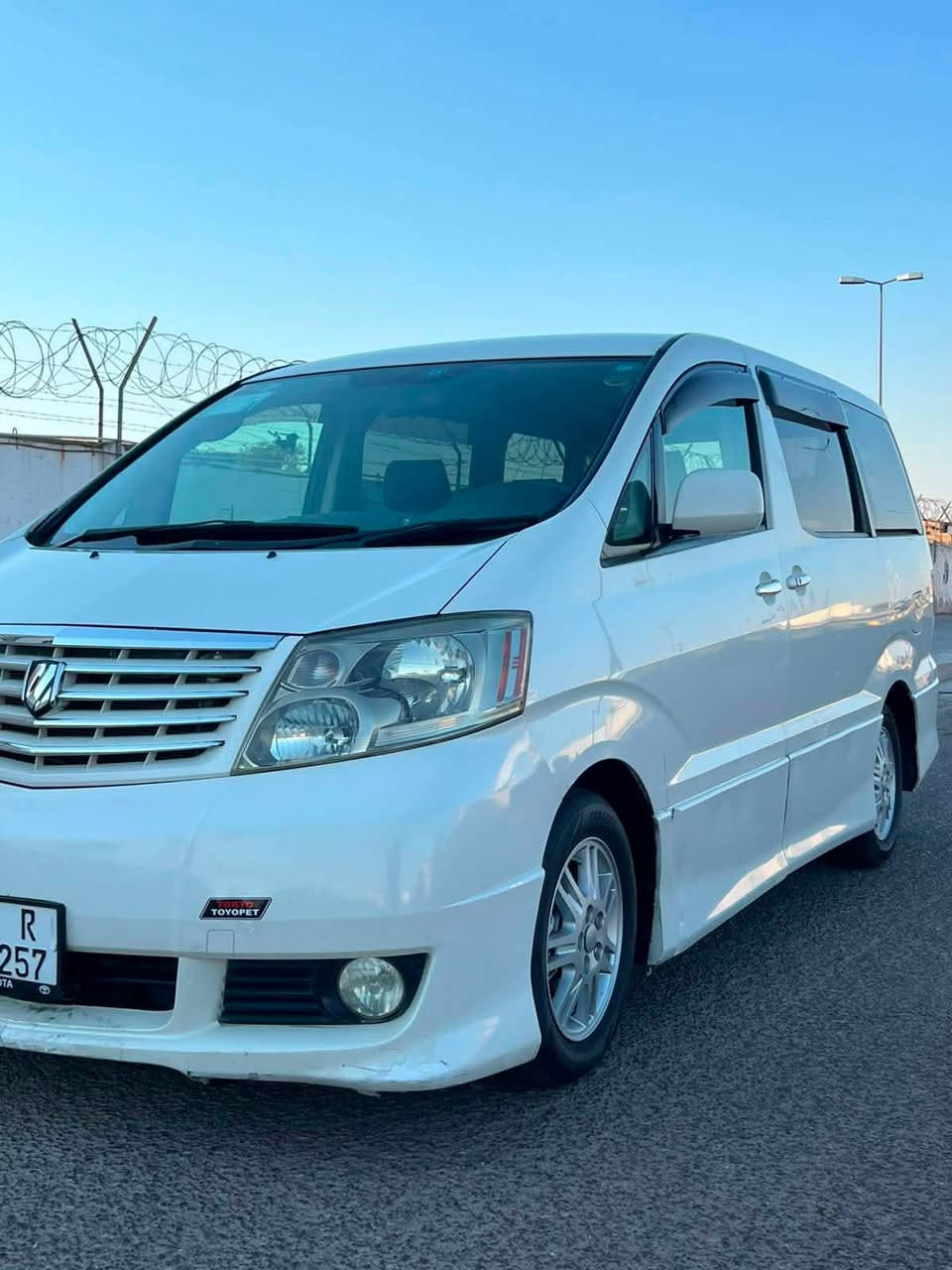 السلام عليكم للبيع تيوتا الفارد مديل2002 اصل تحويل بي وقت رقم بصره نكليزي بسمي سنويه مجدد لل30  سياره كفاله من الضربه والكص ومكفوله من جميع الاصوليات مكينه 6 سلندر جاهزه مكينه كير تخم تاير نقصه بس كمبريسر تبريد سياره حلوه وجديده مواصفاته 7 راكب تبريد 3 قطع شاشه تحكم ستيرن حساسات كرستال لايت وبك لايت لايتات زنون داخل اسود السعر 100اوبيه مجال بكاني بصره حي الحسين هـ ***********
