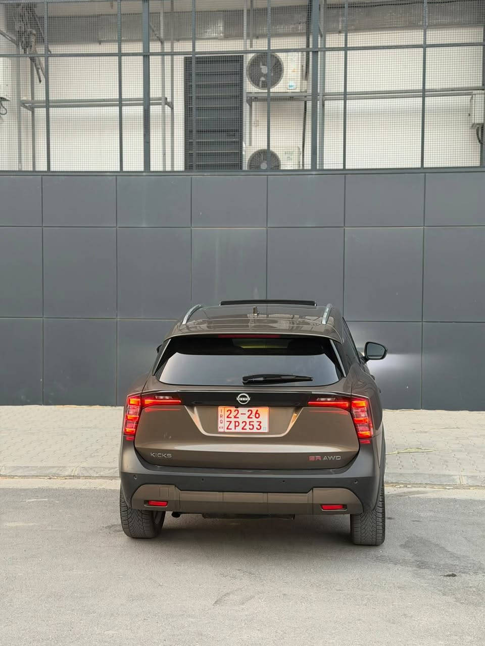 Nissan kicks 2025 Sr Awd ***********
فول مواسەفات . بەسمە . شەغال . پانۆراما . 5 کامێرا . ڕاداری پێش و دوا لاتەنیشت . خەتی جادە . دەبڵ اکسل .  کوشن هیتەر . تەبرید لەمس . برێک بەسمە . سماعە bose . شوێن شەحن . سوکان هیتەر .ڕادێتەری بیلادە .  تەنها بۆنید بۆیاخە پەڵەیەک pdr هەیە . کاتی شکاوە 80 ڕۆژی تیاماوە  
سعری 177$$ شوێن سلێمانی
