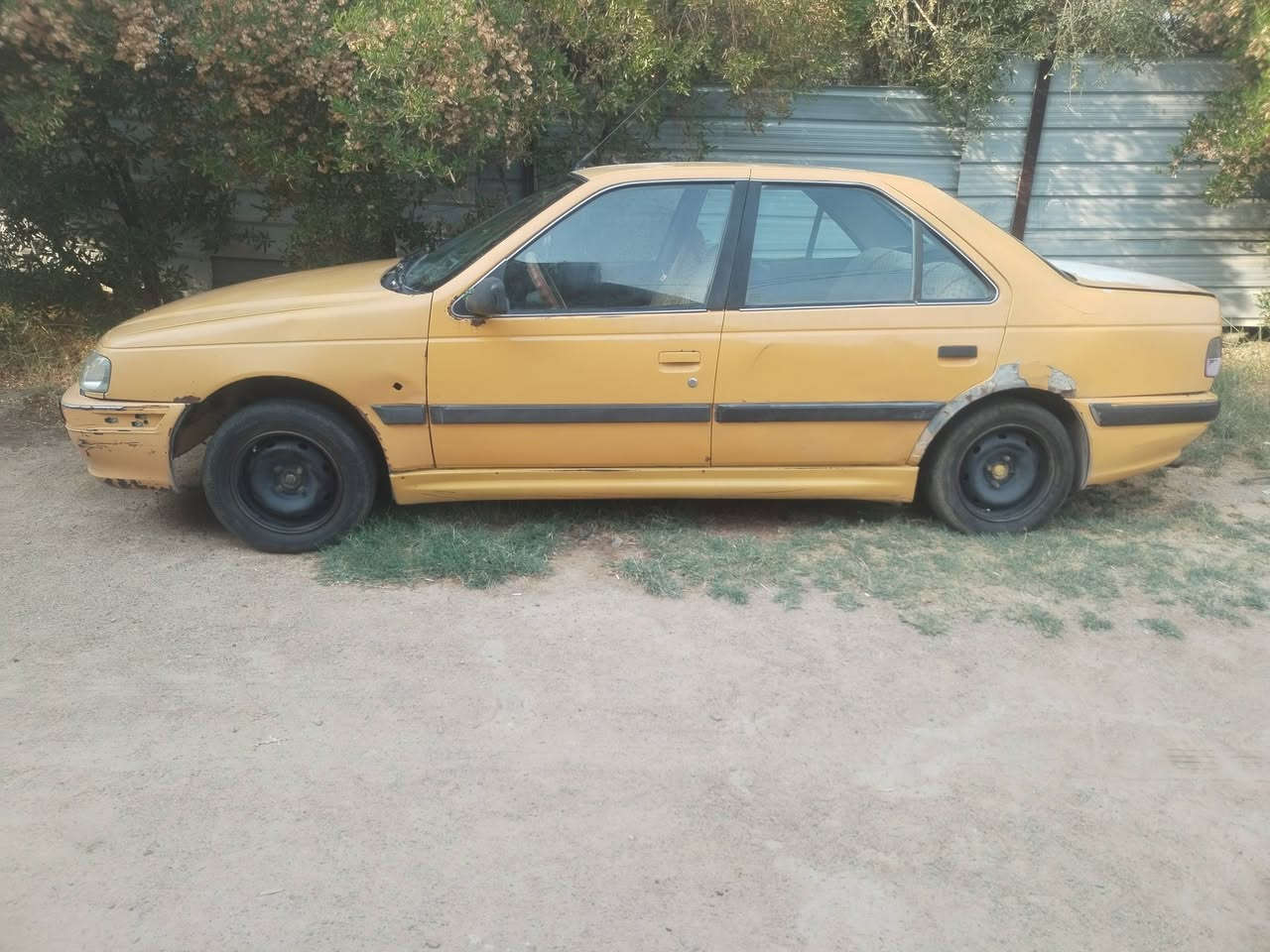 سلام عليكم للبيع سياره بيجو بارص مديل ٢٠١٣ كير محرك خير من الله مصفره هيئه وغرامات السعر ٢٠ بيها مجال السياره بسمي مداول ثاني يوم للتواصل عله الرقم ***********
