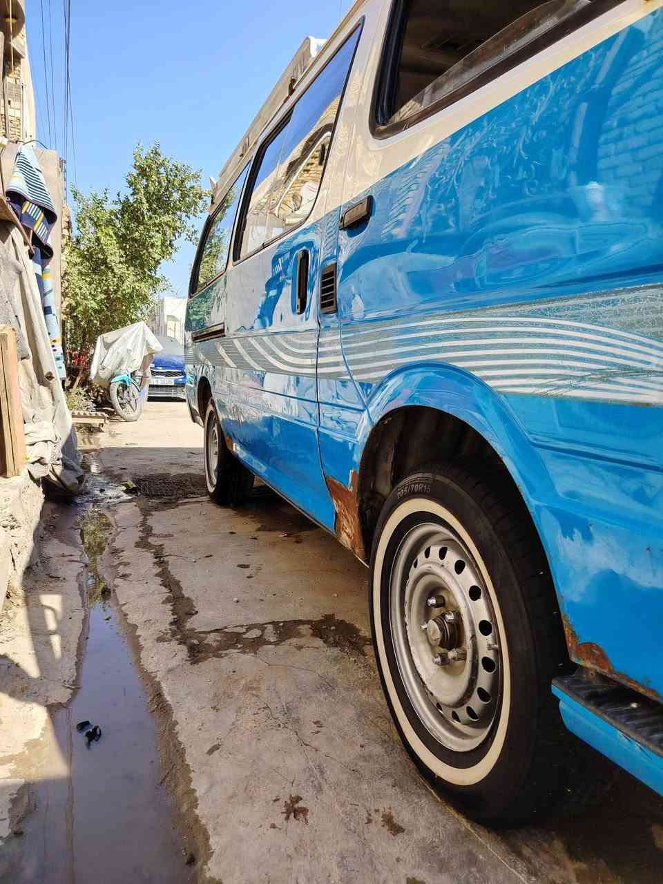 السلام عليكم جنبي شرطيه موديل 16 استلام 17  رقم بغداد بأسمي سياره مصفره من هيئه وضريبه ومرور  سياره مكفوله من الضربه وصبغ  شواصي جدد شركه  مكينه وكير واكسل مكفولات تخم تاير جديد ماصار اسبوع من شديته كهربائيات كلها شغاله دوشمه ارضيه وكشنات وصفاح جديده وسياره جاهزه السعر 55 وبيها مجال للشراي مكاني بالحله وهذا رقمي ***********
