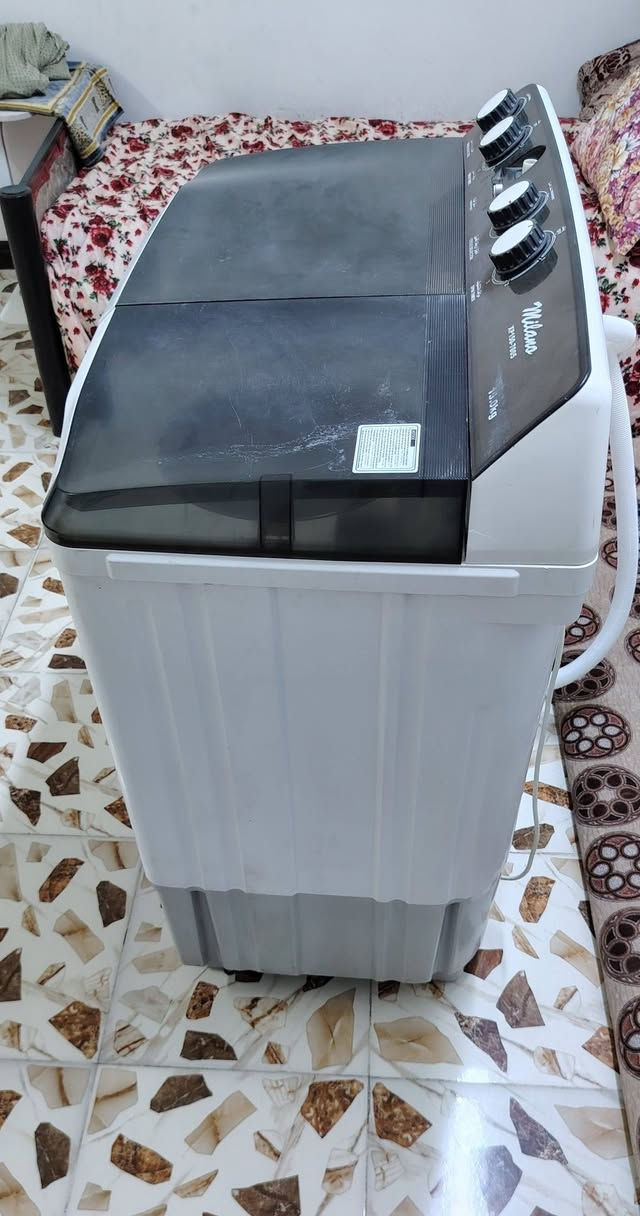 السلام عليكم مكلف بالنشر غساله حجم 15Kg نضيفه كلش الغسل والتنشيف والتصريف المي شغال مابي اي مشكله سعر 100وبيها مجال قليل مكاني شرطه الخامسه *********** واتساب بي
