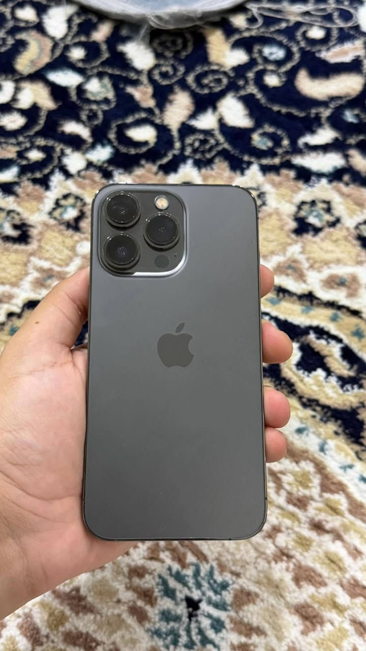سلام عليكم ايفون 13 برو ماكس ما بدل بي اي قطعه فقط البطاريه معلايه ولكامره بيها نقاط بس بل بورتريه ما مأثره ولا تبين سعر 700 مكان بصره كامل ملحقاته كارتون موجود رقم للاتصال ***********

نص مكتوب في الصور:
- ٢:١١
- حالة البطارية والشحن
- كما هو الحال مع البطاريات القابلة لإعادة الشحن، بطارية الهاتف قابلة للاستهلاك وتصبح أقل فاعلية مع الوقت. معرفة المزيد...
- الحد الأقصى للقدرة
- ٩٦٪
- هذا قياس لقدرة البطارية مقارنة بقدرتها عندما كانت جديدة. قد تتسبب القدرة المنخفضة بتقليل ساعات الاستخدام بين عملية الشحن والأخرى.
- أقصى قدرة للأداء
- ستساعد الأنظمة المضمنة في النظام والمكونات في تخفيف آثار الأداء التي قد تلاحظها أثناء التقدم الكيميائي في عمر بطارية iPhone.
- شحن البطارية المحسن
- للحد من استنزاف عمر البطارية، يتعلم الـ iPhone من عادات الشحن اليومية، بحيث ينتظر ولا يتجاوز ٨٠٪ حتى يحين موعد حاجتك إلى استخدامه.
- حول
- الاسم
- iPhone >
- إصدار iOS
- 26.6.1 <
- اسم الطراز
- iPhone 13 Pro Max
- رقم الطراز
- MLKR3LL/A
- الرقم التسلسلي
- TDWYPHVFHK
- الأغاني
- الفيديوهات
- ۳۸۳
- الصور
- ٥٣٢
- التطبيقات
- ١٥
- السعة
- ٢٥٦ غ.ب.
- متوفرة
- ۱۳۸,۲۸ غ.ب.
- عنوان Wi-Fi
- F8:C3:CC:48:31:D6
- Bluetooth
- F8:C3:CC:45:EA:2C
- البرنامج الثابت للمودم
- 5.51.03