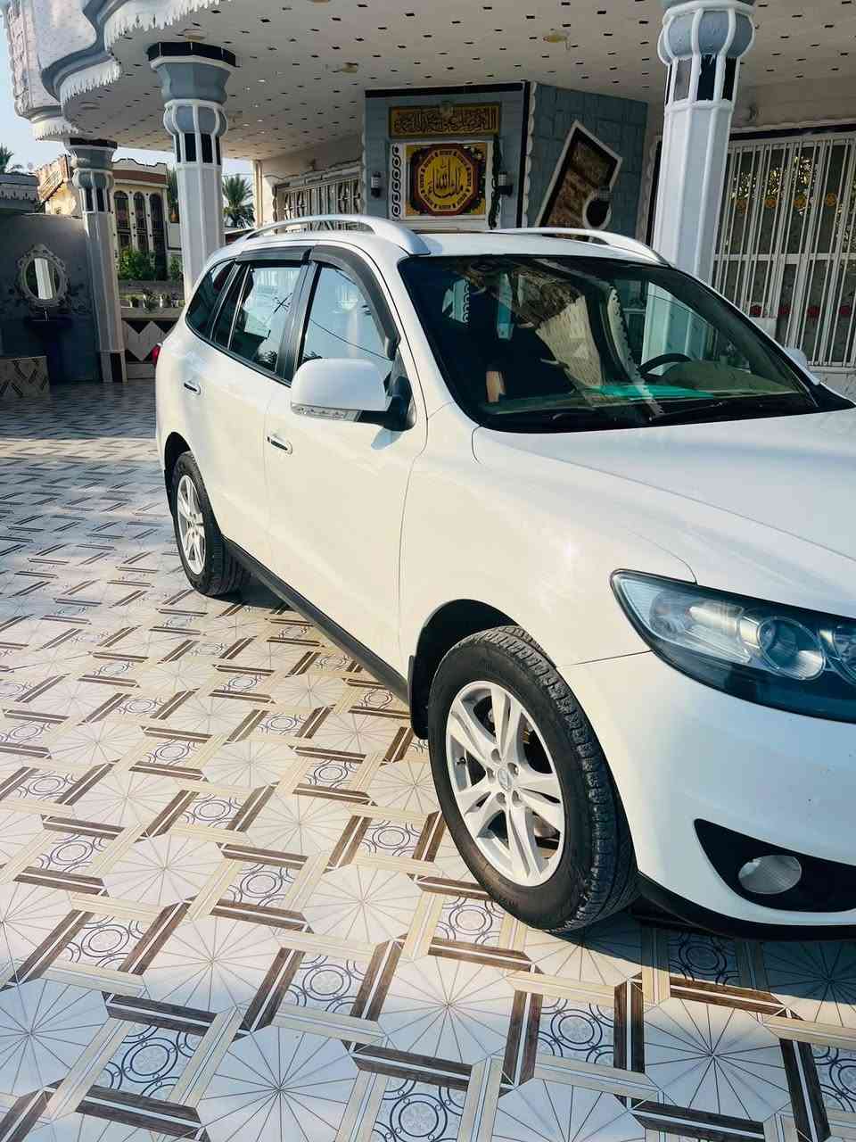 السلام عليكم سنتافي للبيع موديل ٢٠١١ رقم بغداد محرك ٦ سلندر مكفولة من الضربه والصبغ فقط القمارة بيها حالوب خفيف السياره نص فول سويج السعر ١٣٧ وبيها مجال العنوان ديالى سراجق  الاتصال على الرقم ***********
