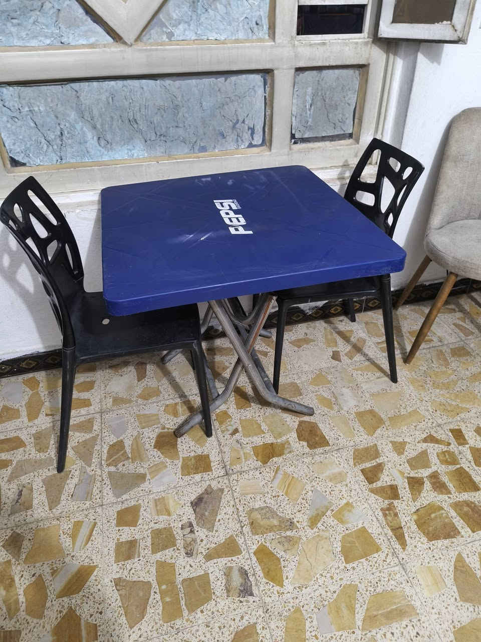 للبيع اخو جديد كلش نضيفات مبرده نوع برفاب الباب الاول بروده تخبل 175 حجم جبير و ثلاجه 200 وبيها مجال قليل و ميز 45 مكاني مشتل ***********
