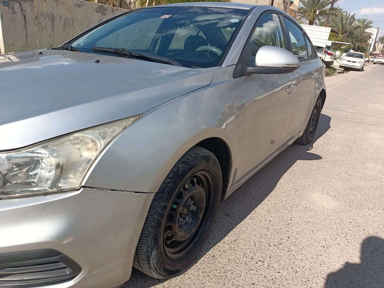 شوفرليت كروز ٢٠١٧ خليجي ، محرك ١٨٠٠ تنفس طبيعي، ماشية ١٥٠ الف كيلومتر، محرك و كير مكفولات، تبريد ثلج ، صدر جيد جدا، بيها اربع قطع صبغ كما موضح بفحص السونار، رقم اربيل جديد وسنوية جديدة هاي السنة مجددة، السيارة بإسم ابن عمي وعندي وكالة عامة بيها، تحويل شوكت متريد وهزة جديدة، السعر ٧٥ ورقة وبيها مجال. مكاني بغداد
اي استفسار الاتصال ***********
