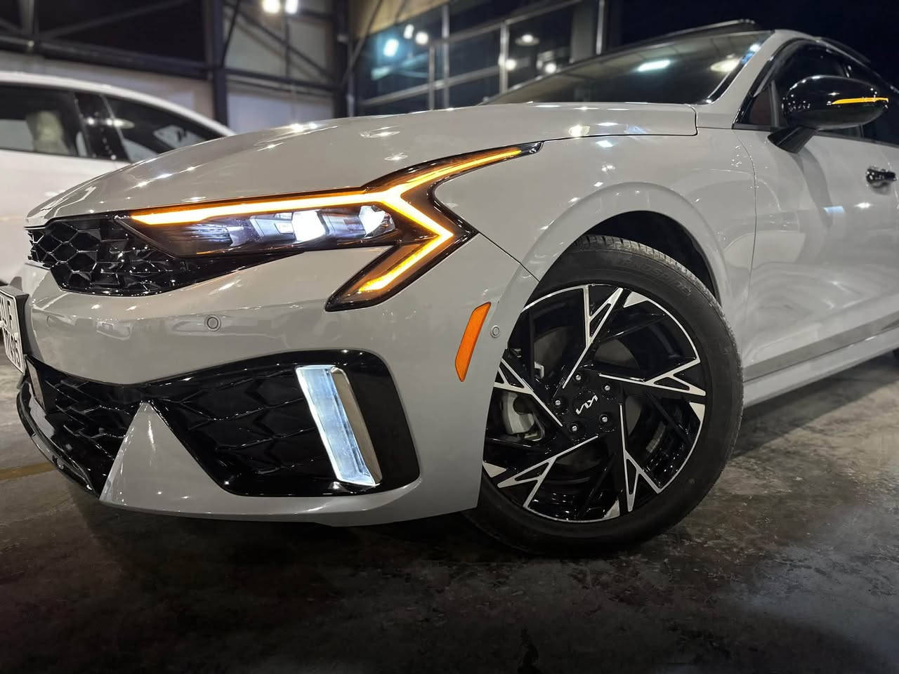 كيا K5   2025 مواصفات  الفئة GT  / Line
محرك 2500 تنفس طبيعي ماشية7000

 اخت الزيرو

السيارة كلين بارد خشم الجاملغ  جميع الايرباكات سليمة

***********
