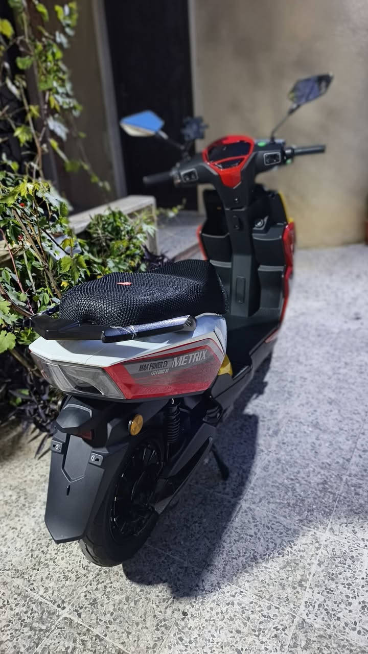 ماطور سكنس ٢٠٢٦ رياضي فول مواصفات ملف ٢٠٠٠ بطارية عدد  ٦  ٣٢ امبير سرعة ٩٩ تاير حجم ١٢ ويل رياضي بريكات رياضي بلوتوث قفل سرعة لايت زينون عالي وناصي ٠٠٠٠ السعر ٨٥٠ وبي مجال بسيط للاستفسار ***********
