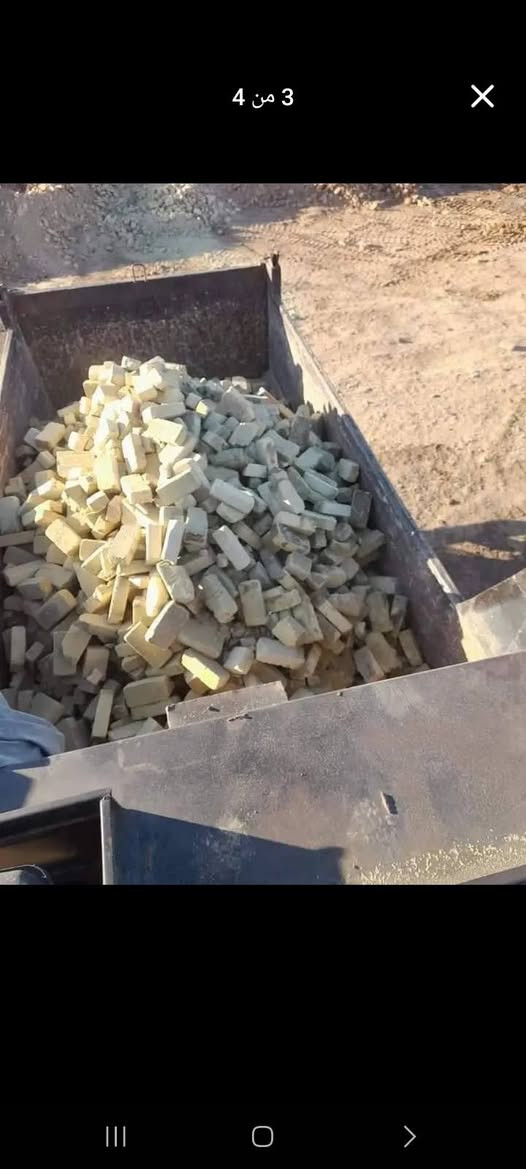 كسر للبيع بسعار مناسبه اغلبيته طابوك سالم وتليثي حمل فول توصيل العماره اقضيه ونواحي  ***********// *********** عمارة, ميسان

نص مكتوب في الصور:
- 4 من 4
- 3 من 4
- 1 من 4