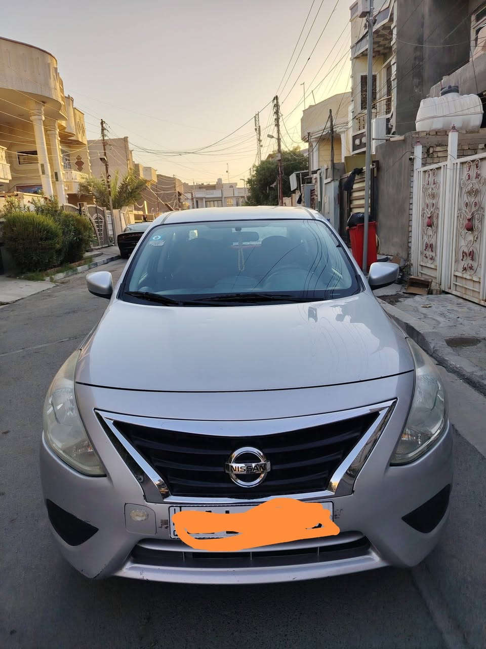 السلام عليكم فيرسا ٢٠١٨ 
رقم بغداد نكليزي هزه  وتجديد سنويه قبل يومين سويتها كبل اسوي عقد مرور وتحويل.. كير مكينه تبريد صدر كله نضيف ، ضررها وارد امريكي ضربيها صندوق صبغ جاملغ وباب خلفي والجهه الأخرى بارد بالباب وصبغ بطرف داير الجاملغ ع كد شبر بجم كبس حتى الماء الاصلي مال راديتر بيها.. للبيع أو المراوس بصول ٢٠او فوك الفرق أقساط انطي.. السعر ٨٨ بيها مجال حك الجيه 
الرقم *********** بي وتساب..
المكان بغداد حي الجهاد
