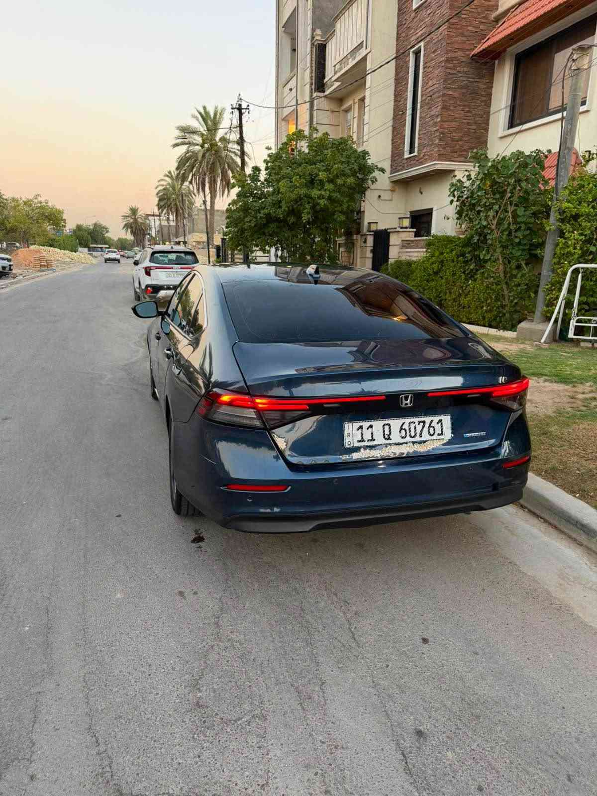 السلام عليكم 

هوندا اكورد 2024 هايبرد EXL 

محرك 4 سلندر 2000 هايبرد

المواصفات :
فتحة سقف
رادارات محيطية كاملة 
كراسي كهرباء 
تشغيل عن بعد 
تحكم ستيرن كامل 
تحديد مسار 
هاند بريك كهربائي
تدفئة كراسي
خزن ميموري 
مقاعد جلد 
شاشة كبيره 
عداد دجتل 
شفتات ستيرن 

الممشى / 15 الف 

الضرر / 
موضح بالصور 
الصندوك والجاملغ قطعتين فقط 
بجم كبس 
بدون ايرباك 

السعر 180$ وبيها مجال للشراي ما اوكف وياكم حبايب
مكان السياره حي الخضراء بغداد 
*********** بغداد, العراق
